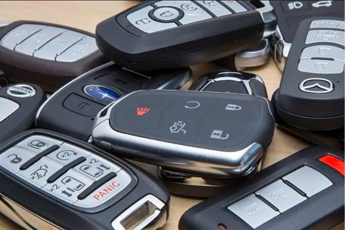 How does a remote keyless entry system work?