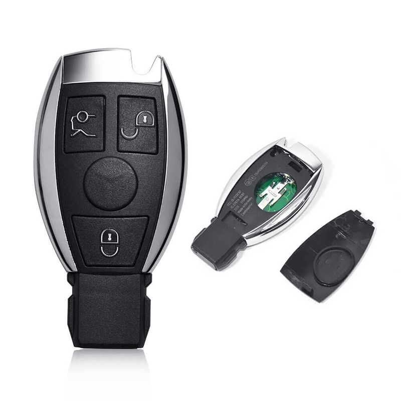 How do I replace the battery in a Mercedes-Benz car key?